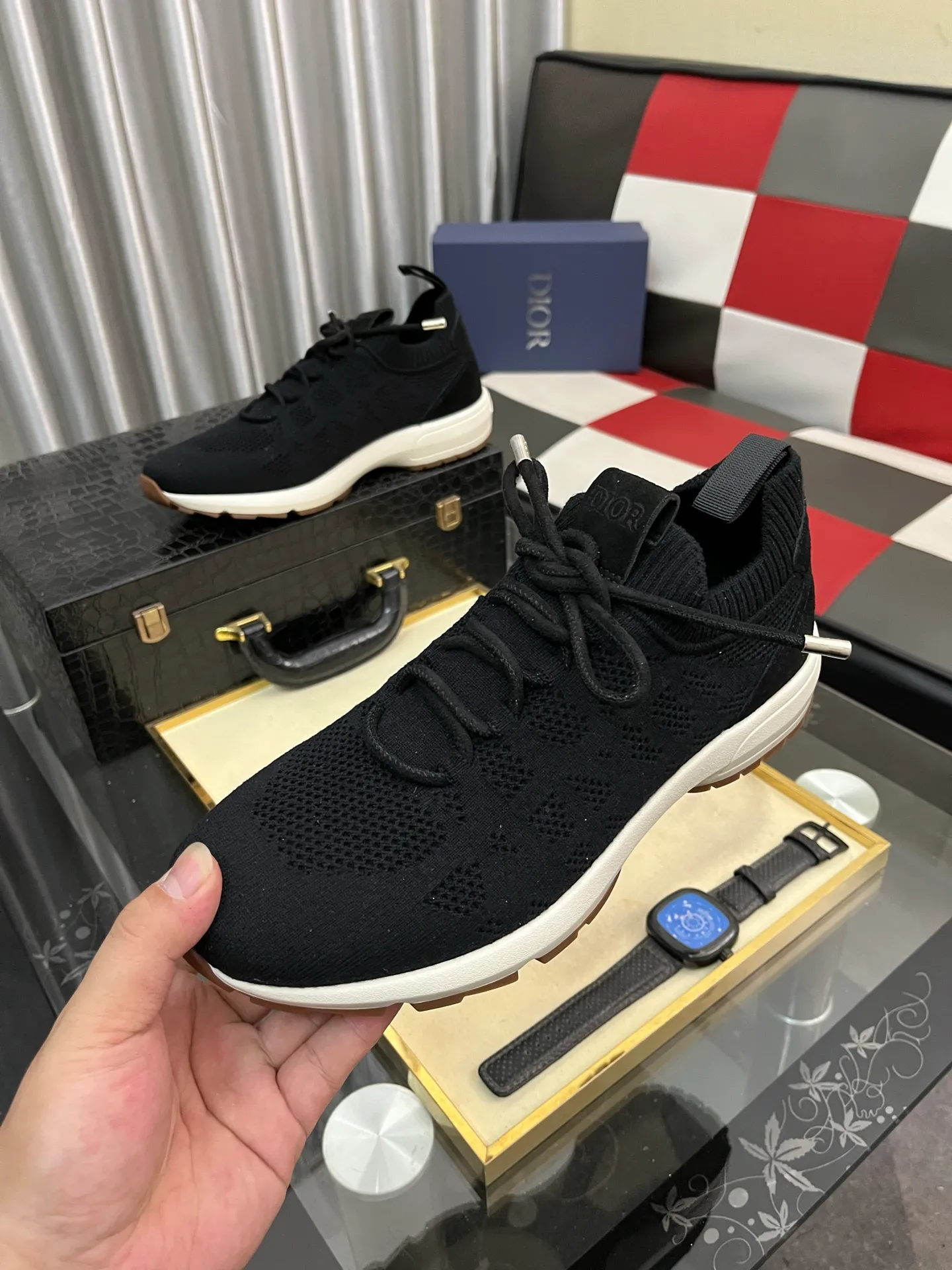 Men's shoes 💰: 400⌚️⌚️2025 new Dior fly-knit breathable casual men's shoes are on the market, original order, impeccable, the upper is made of imported fly-knit, and the original outsole is made one to one quarter. It is super comfortable on the feet. It is a must-buy pair of shoes. Available in sizes 38-446️⃣